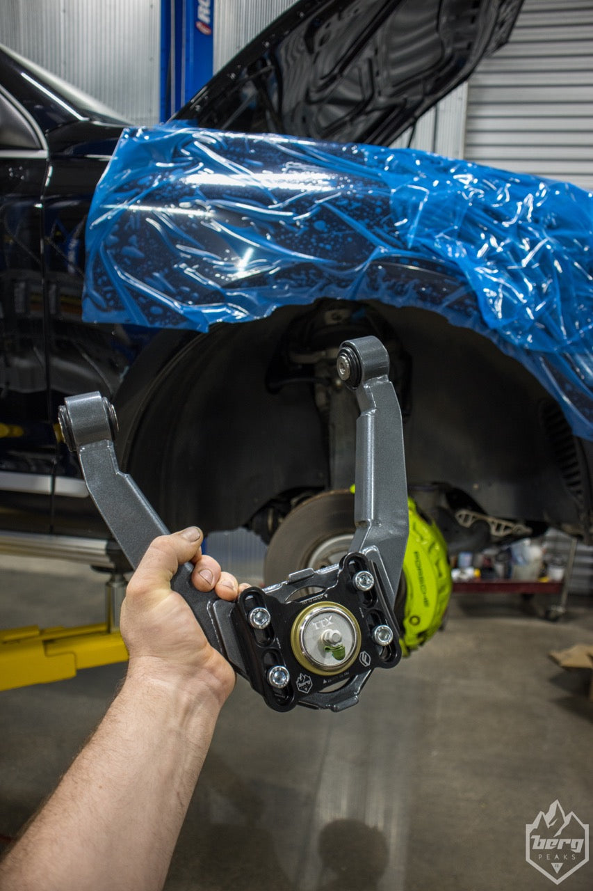 Cayenne/Touareg/Q7 Adjustable Control Arms - Berg Peaks/FIGS Engineering