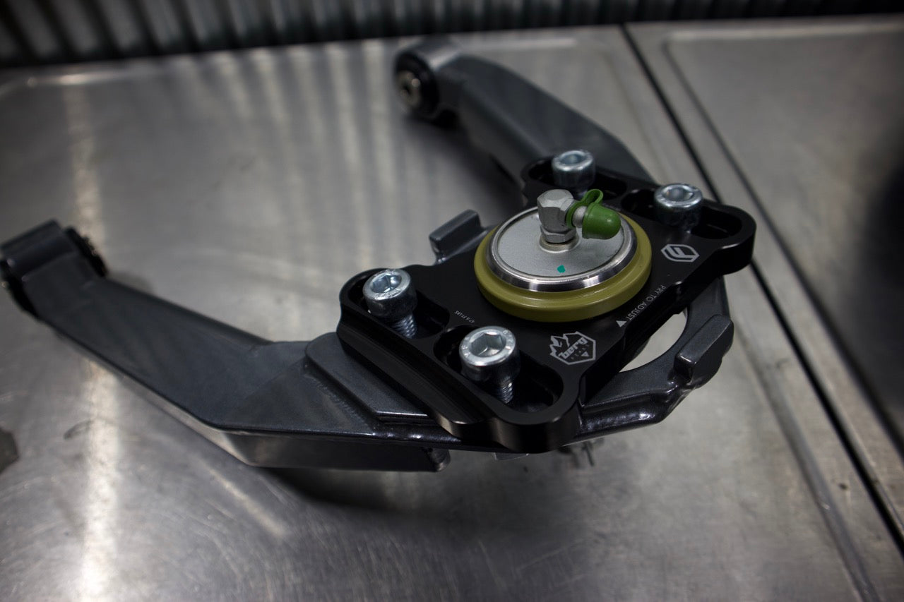Cayenne/Touareg/Q7 Adjustable Control Arms - Berg Peaks/FIGS Engineering