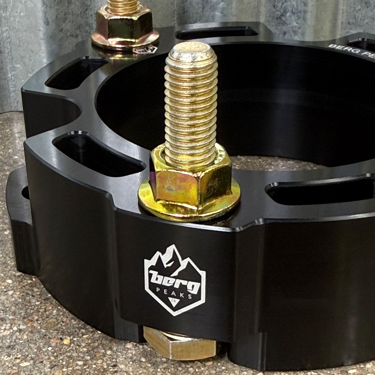 Berg Peaks Cayenne Gen 2 & Touareg T2  2” Steel Spring Suspension Lift Kit