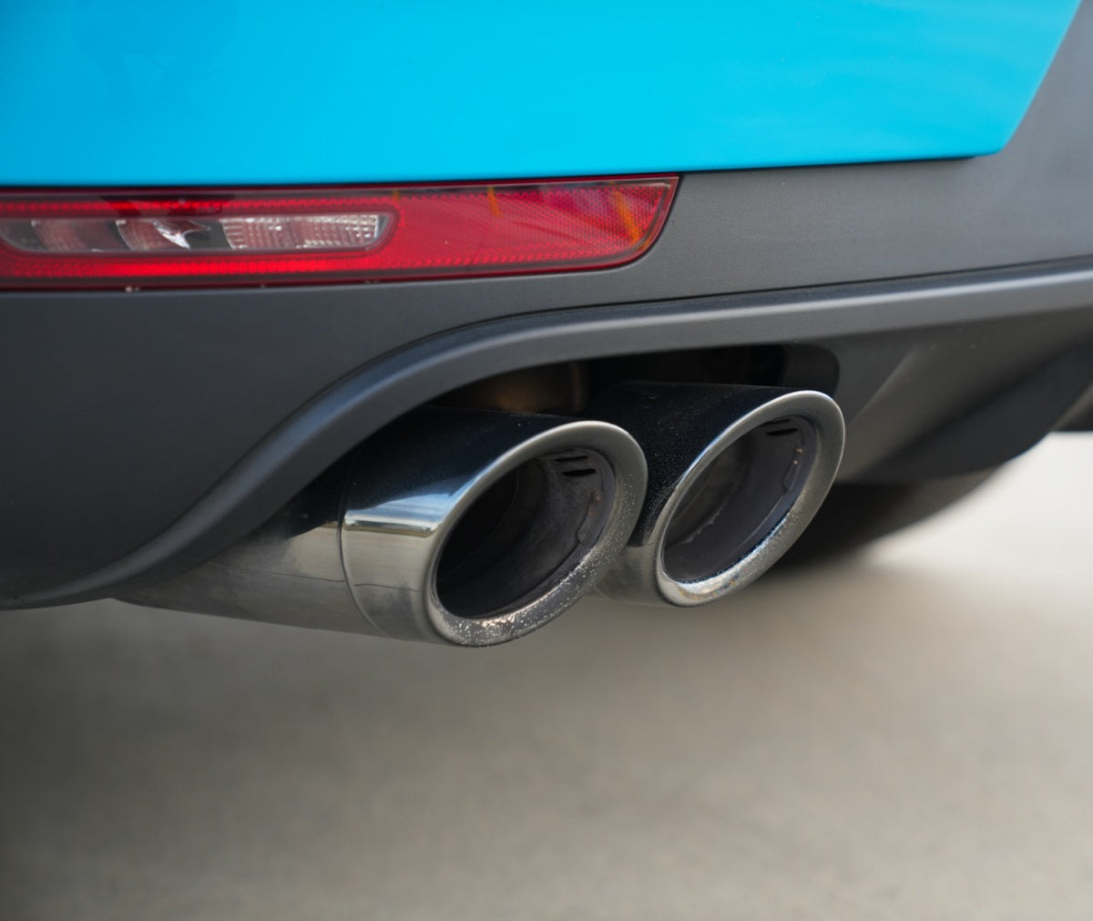 2019 Porsche Macan S - Miami Blue