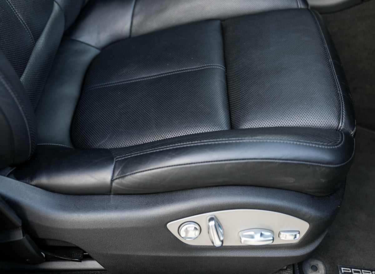 2019 Porsche Macan S - Miami Blue